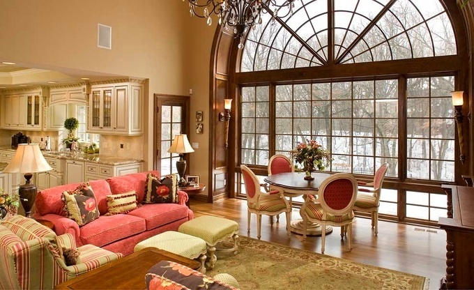 风水问答：客厅墙面悬挂字画、装饰品等有何禁忌？